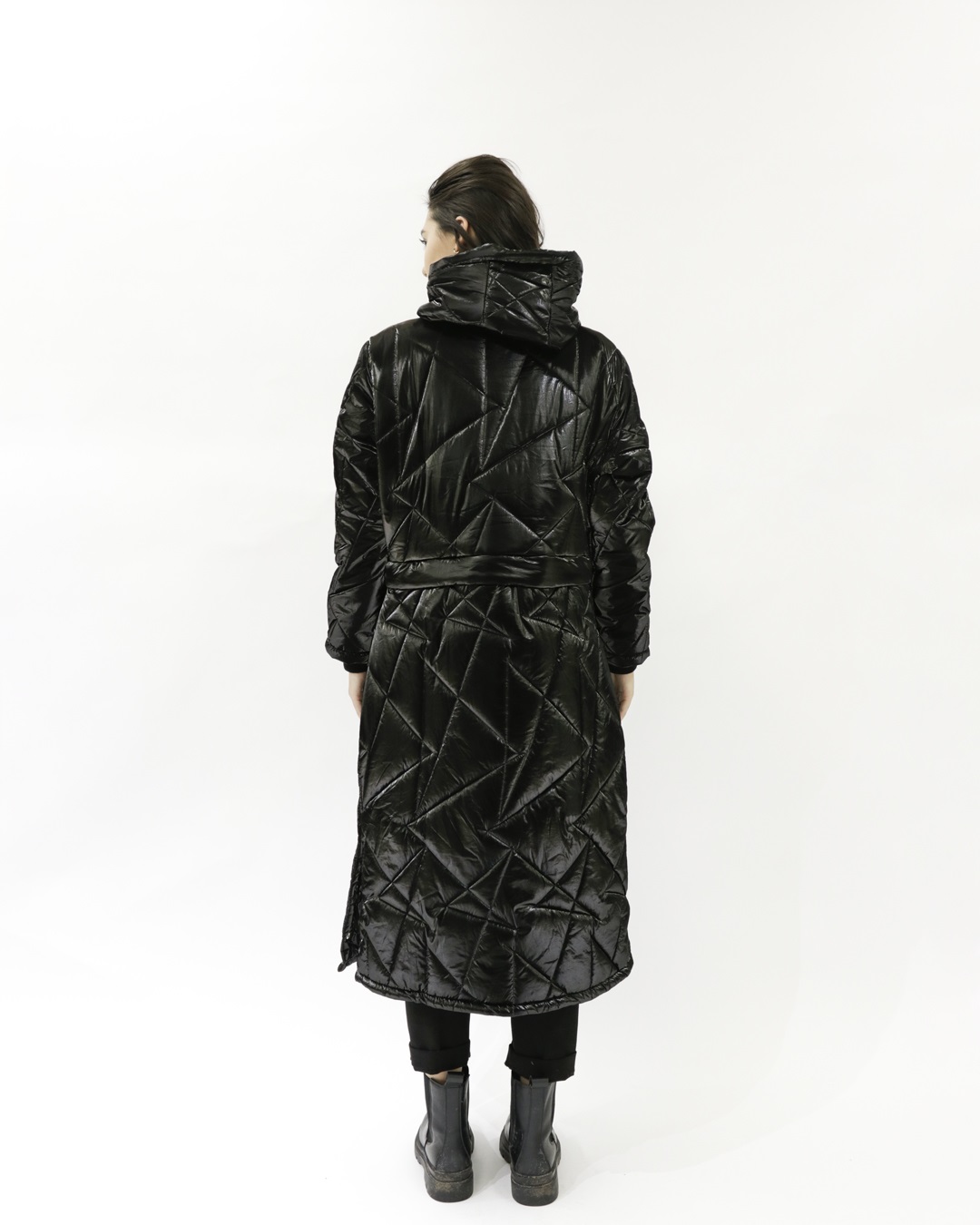 Женская куртка из плащевки (черная, свободный крой)